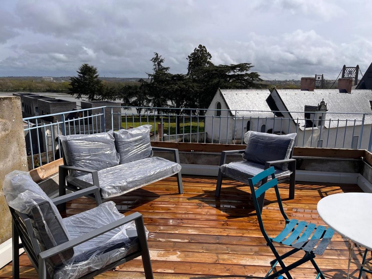 Grand Gite Terrasse Vue Loire Et Chateau D'Ancenis Exterior photo